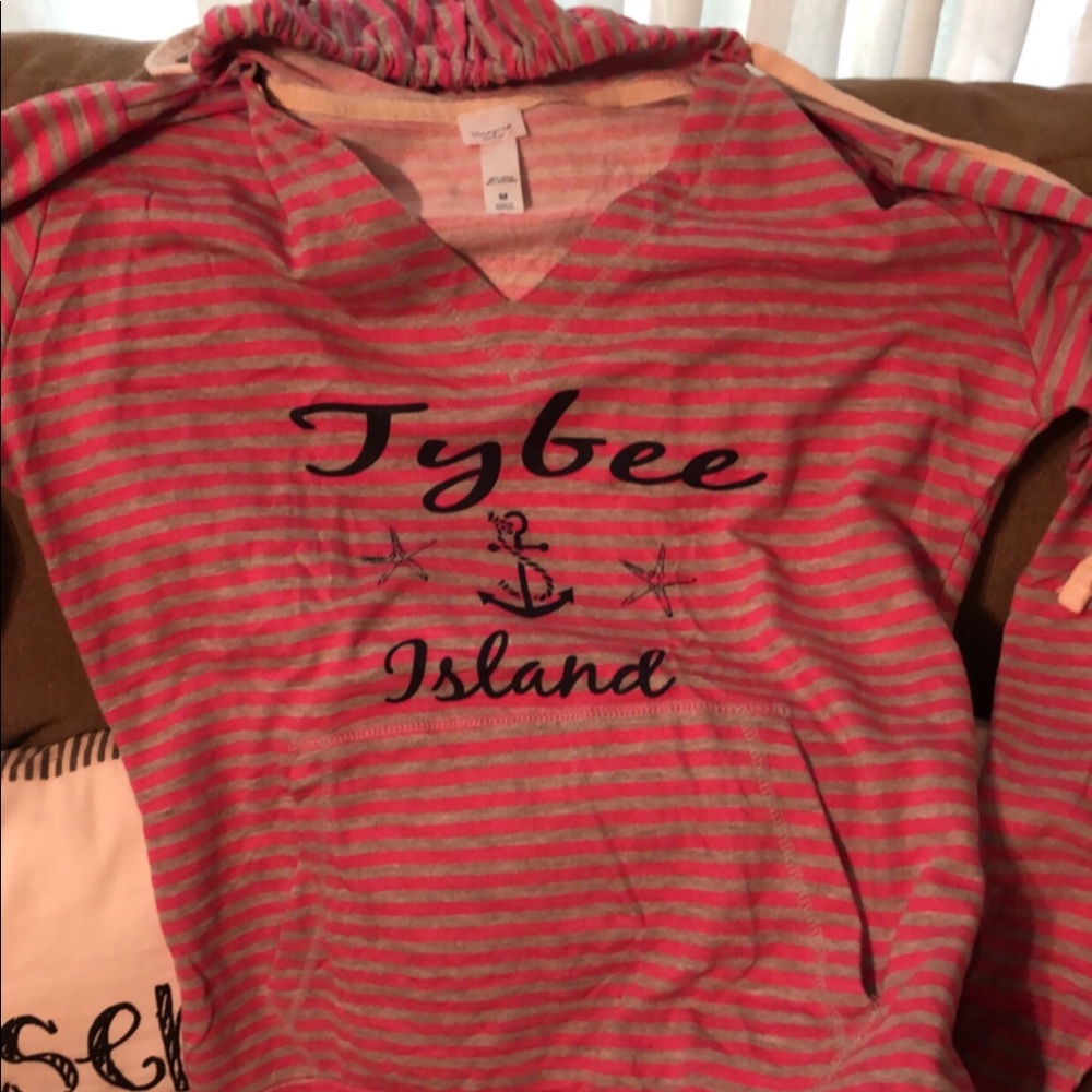 Sz medium  tybee sweat shirt